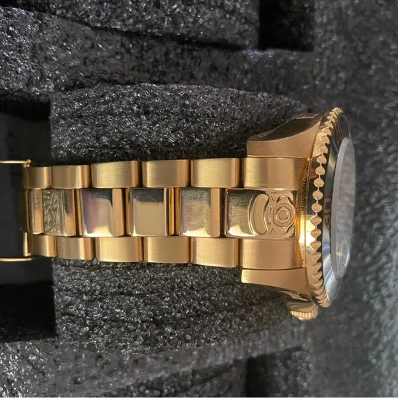 Invicta Gold Watch with Ocean Blue Face - Picture 7 of 9